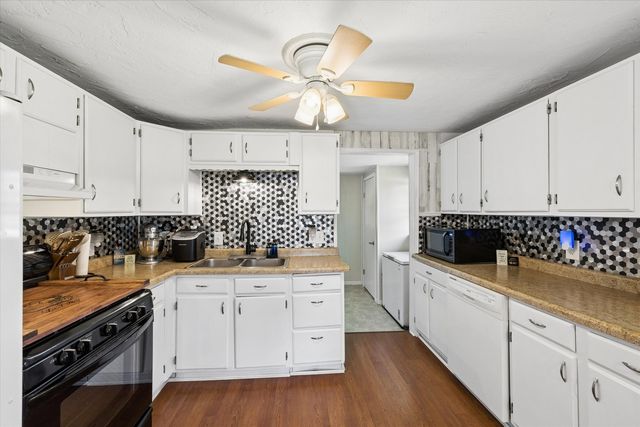 1802 W 2nd Street, Coal Valley, IL 61240