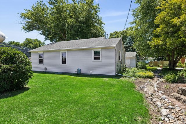1802 W 2nd Street, Coal Valley, IL 61240