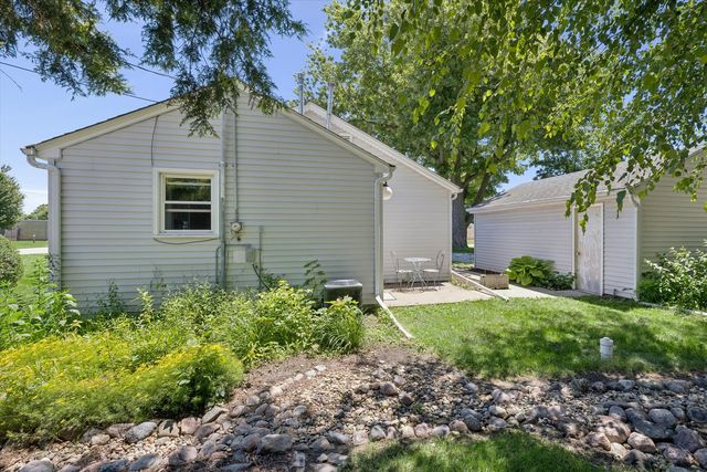 1802 W 2nd Street, Coal Valley, IL 61240