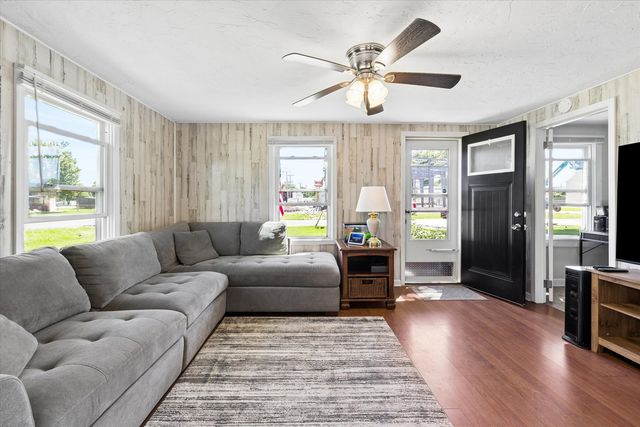 1802 W 2nd Street, Coal Valley, IL 61240
