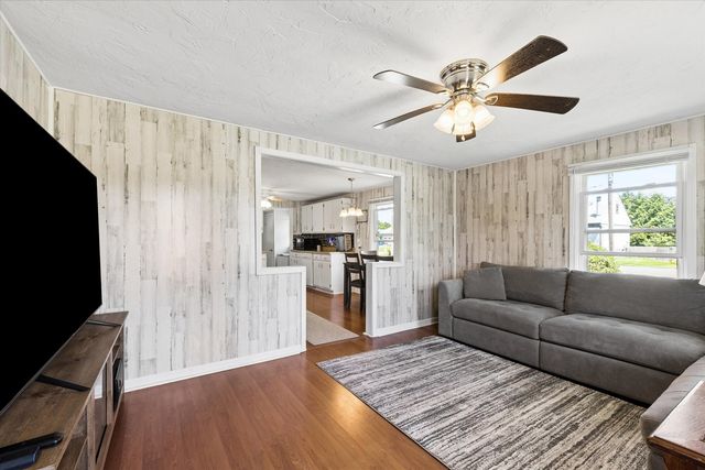 1802 W 2nd Street, Coal Valley, IL 61240