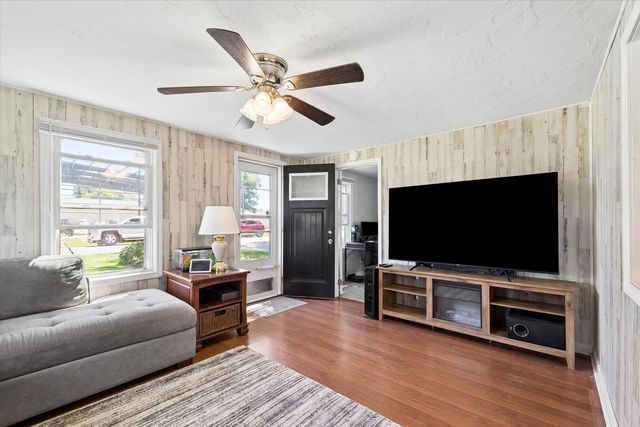 1802 W 2nd Street, Coal Valley, IL 61240