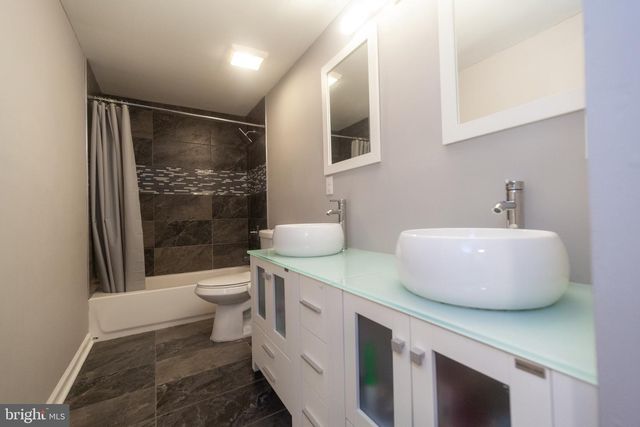 57 VANDERBILT CT, Sicklerville, NJ 08081