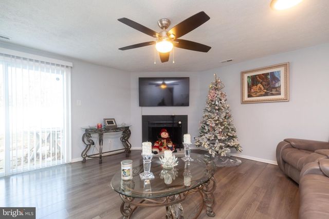 57 VANDERBILT CT, Sicklerville, NJ 08081