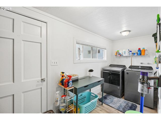 3030 Sw PENDLETON Ct, Portland, OR 97239