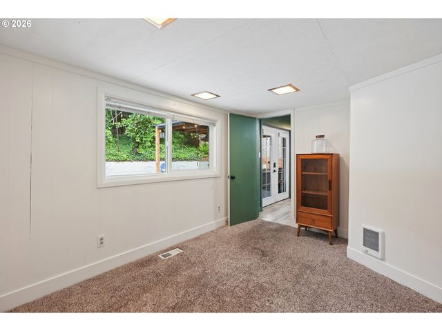 3030 Sw PENDLETON Ct, Portland, OR 97239