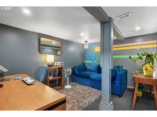 3030 Sw PENDLETON Ct, Portland, OR 97239
