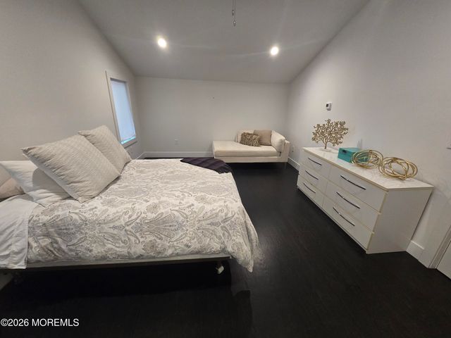 486 W Lincoln Avenue, Oakhurst, NJ 07755