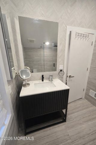 486 W Lincoln Avenue, Oakhurst, NJ 07755