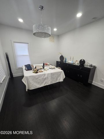 486 W Lincoln Avenue, Oakhurst, NJ 07755