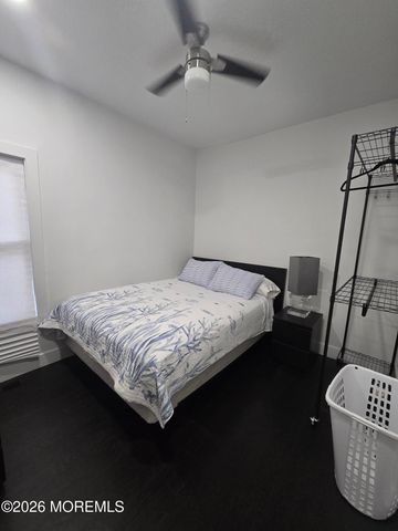 486 W Lincoln Avenue, Oakhurst, NJ 07755