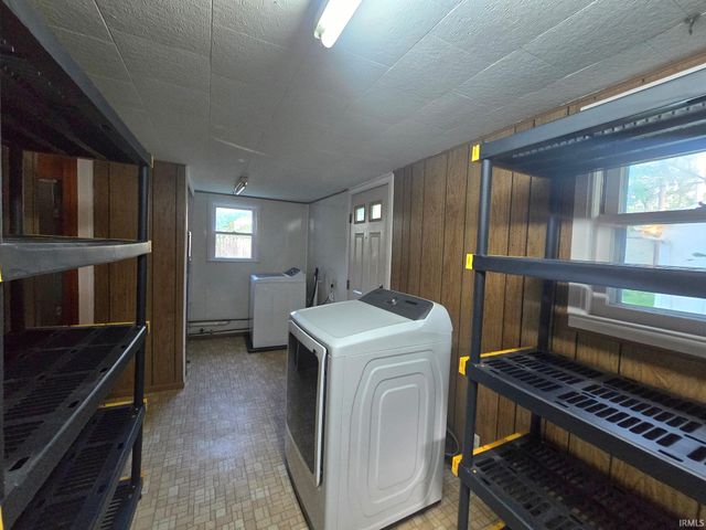 807 W Commercial Street, Hartford City, IN 47348