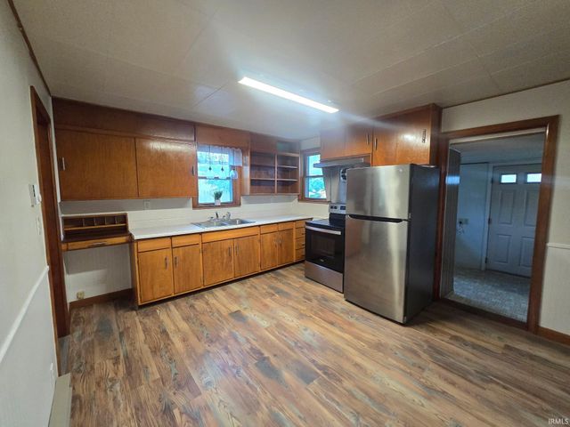 807 W Commercial Street, Hartford City, IN 47348
