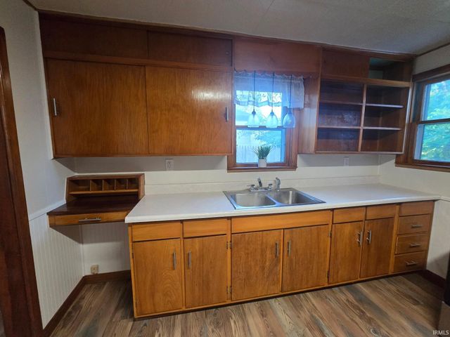 807 W Commercial Street, Hartford City, IN 47348