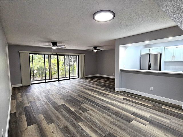 1720 GLENHOUSE DRIVE 328, Sarasota, FL 34231