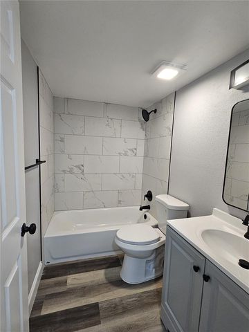 1720 GLENHOUSE DRIVE 328, Sarasota, FL 34231