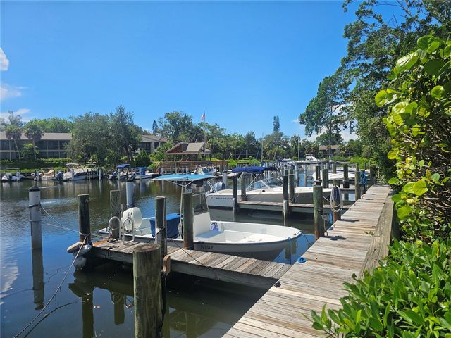 1720 GLENHOUSE DRIVE 328, Sarasota, FL 34231