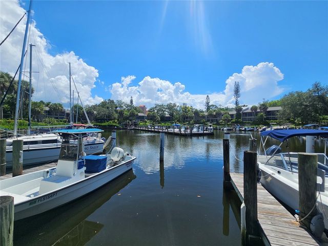 1720 GLENHOUSE DRIVE 328, Sarasota, FL 34231
