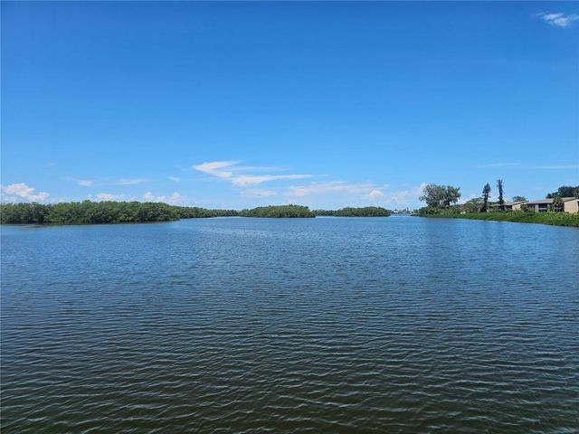 1720 GLENHOUSE DRIVE 328, Sarasota, FL 34231