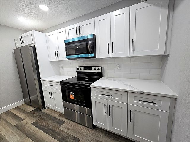 1720 GLENHOUSE DRIVE 328, Sarasota, FL 34231