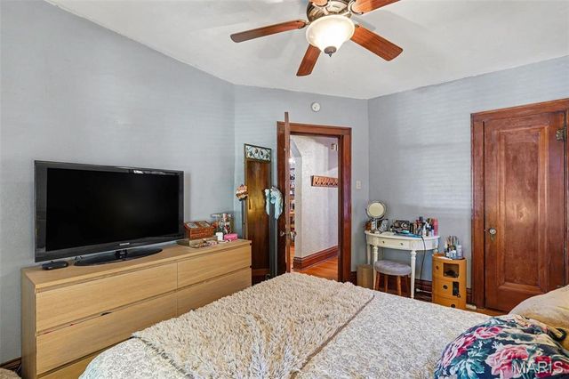 6112 Newport Avenue, St Louis, MO 63116