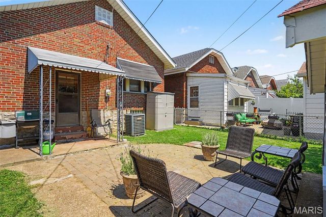 6112 Newport Avenue, St Louis, MO 63116