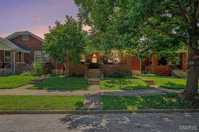 6112 Newport Avenue, St Louis, MO 63116