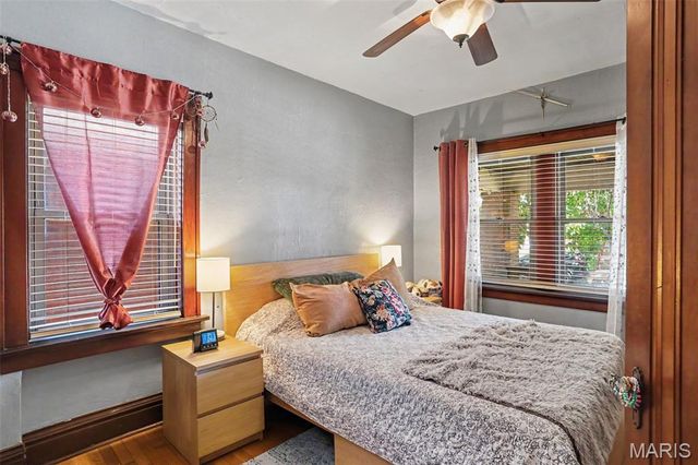 6112 Newport Avenue, St Louis, MO 63116