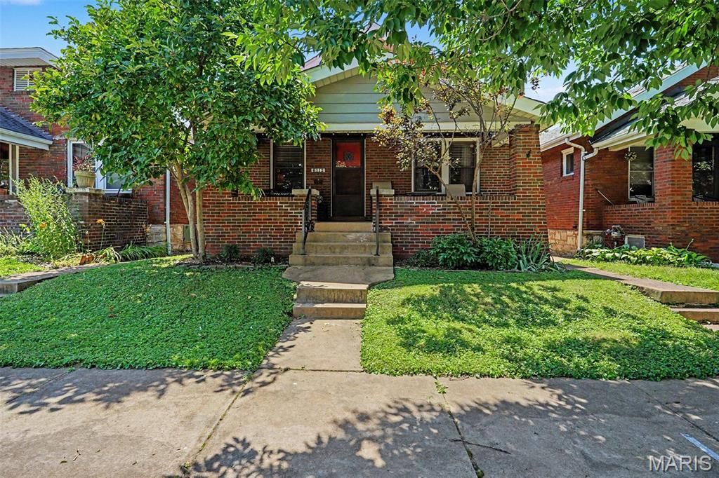 6112 Newport Avenue, St Louis, MO 63116