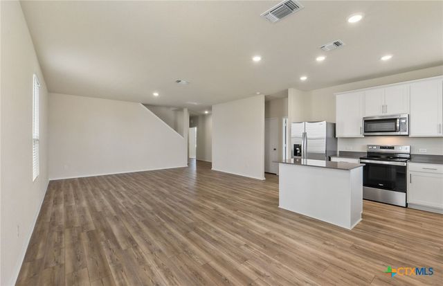 601 Sonterra Boulevard, Jarrell, TX 76537