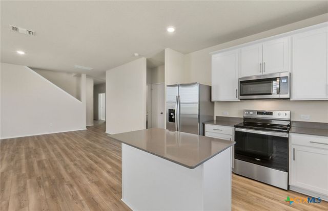 601 Sonterra Boulevard, Jarrell, TX 76537