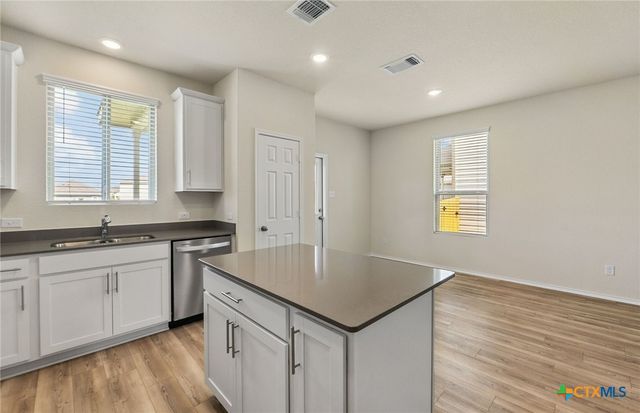 601 Sonterra Boulevard, Jarrell, TX 76537