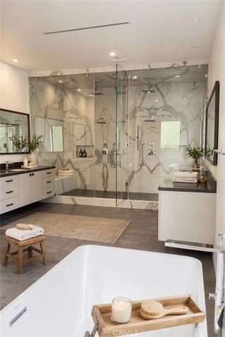 4653 Vanalden Avenue, Tarzana, CA 91356