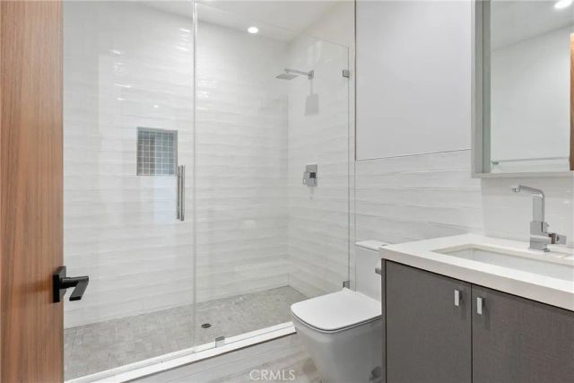4653 Vanalden Avenue, Tarzana, CA 91356