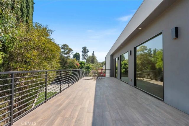 4653 Vanalden Avenue, Tarzana, CA 91356