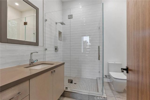 4653 Vanalden Avenue, Tarzana, CA 91356