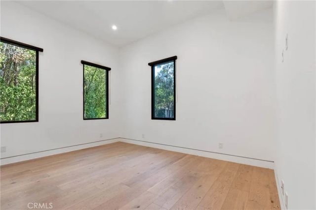 4653 Vanalden Avenue, Tarzana, CA 91356