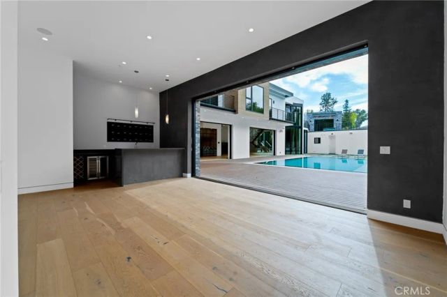 4653 Vanalden Avenue, Tarzana, CA 91356