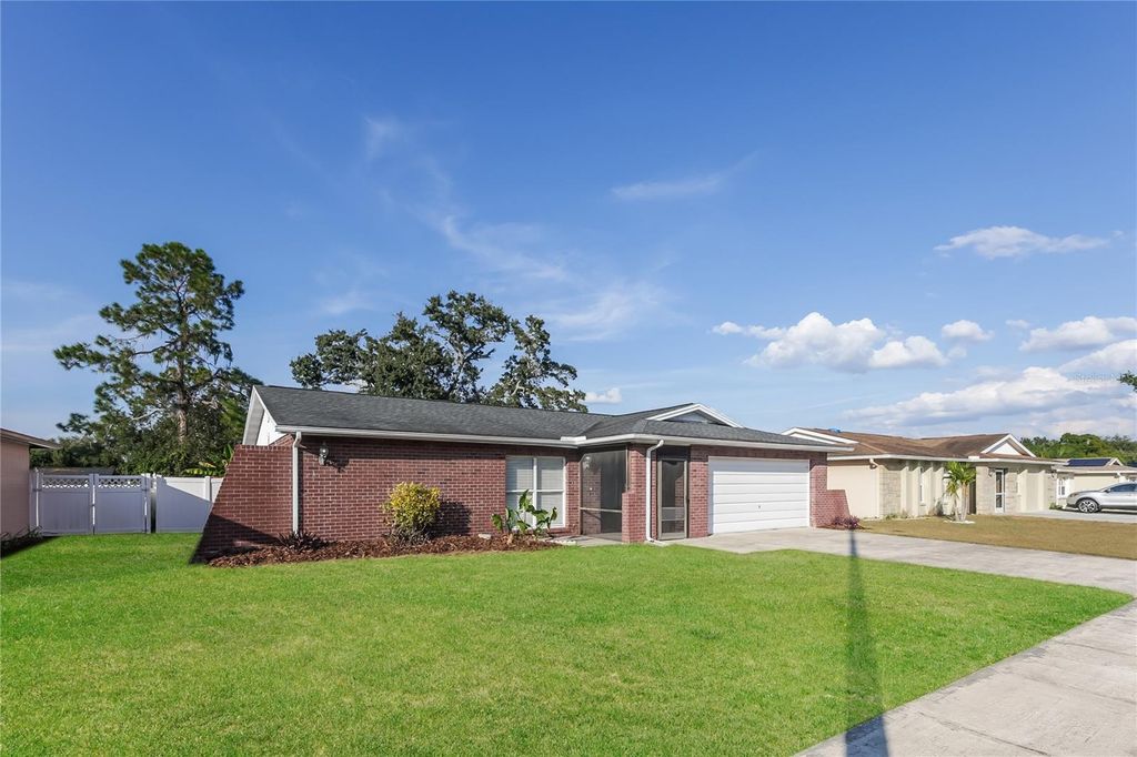 2216 VALLEYBROOK AVENUE, Valrico, FL 33594