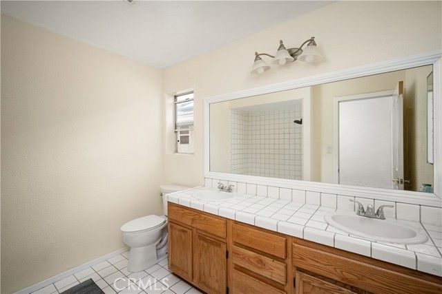 906 Devonshire, Bakersfield, CA 93312
