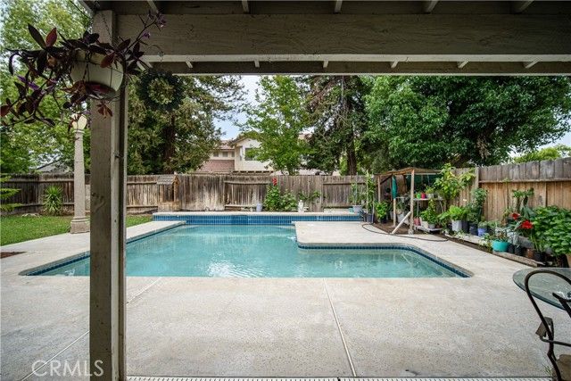 906 Devonshire, Bakersfield, CA 93312