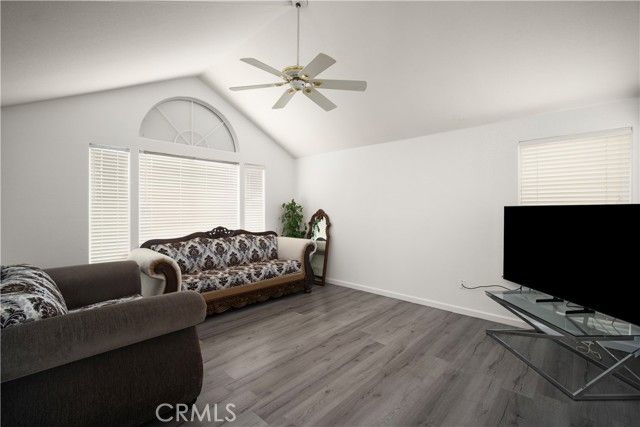906 Devonshire, Bakersfield, CA 93312