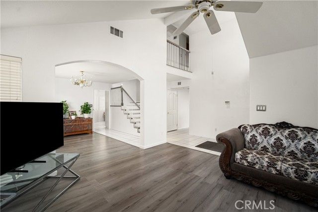 906 Devonshire, Bakersfield, CA 93312