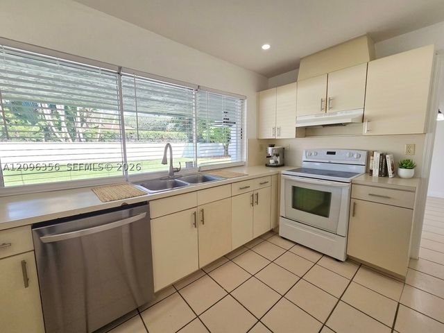 14863 SW 152nd Pl, Miami, FL 33196
