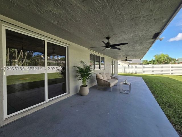 14863 SW 152nd Pl, Miami, FL 33196