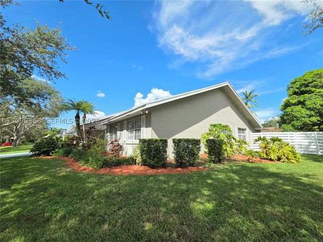 14863 SW 152nd Pl, Miami, FL 33196