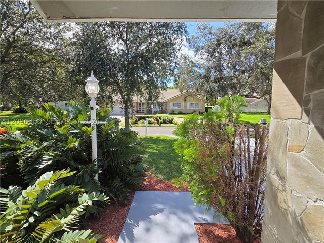 14863 SW 152nd Pl, Miami, FL 33196