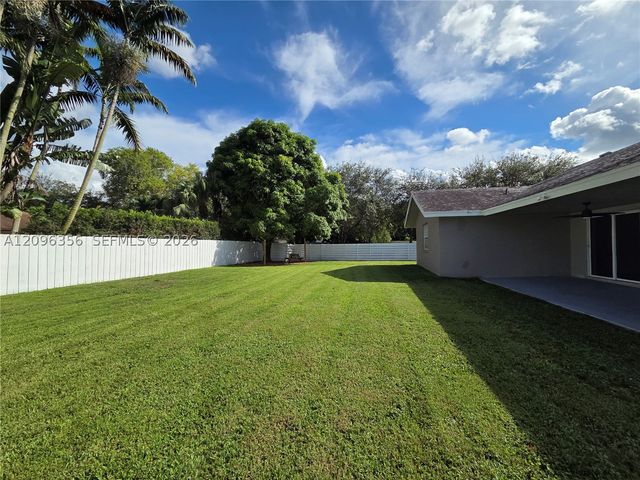 14863 SW 152nd Pl, Miami, FL 33196