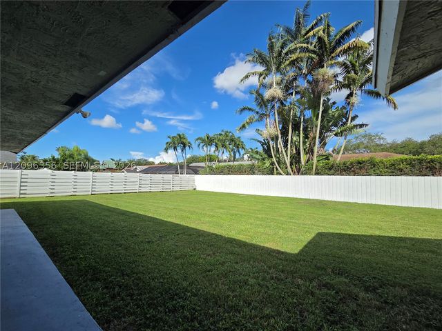 14863 SW 152nd Pl, Miami, FL 33196