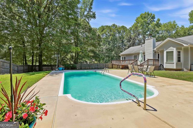 215 Firethorne Ln, Fayetteville, GA 30215